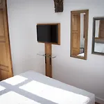 Otilia Apartamentos *